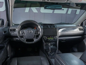 Седан Toyota Camry 2013 года, 1699000 рублей, Сургут