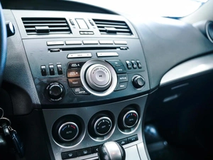 Хетчбэк Mazda 3 2011 года, 845000 рублей, Красноярск