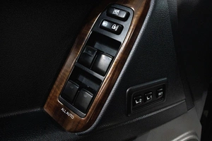 Внедорожник Toyota Land Cruiser Prado 2011 года, 3389000 рублей, Сургут
