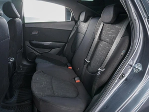 Седан Kia Rio 2013 года, 999000 рублей, Сургут