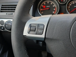 Седан Opel Astra 2011 года, 640000 рублей, Краснодар