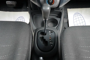 Хетчбэк Toyota Yaris 2008 года, 589000 рублей, Тюмень