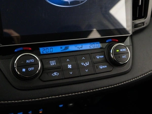 Внедорожник Toyota RAV4 2017 года, 2549050 рублей, Москва