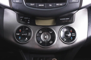 Внедорожник Toyota RAV4 2011 года, 1699000 рублей, Пермь