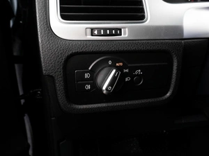 Внедорожник Volkswagen Touareg 2016 года, 3289000 рублей, Тюмень