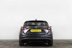 Седан Mazda Axela 2018 года, 1649000 рублей, Сургут