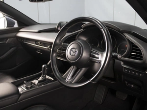 Хетчбэк Mazda 3 2019 года, 1750000 рублей, Омск
