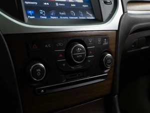 Седан Chrysler 300C 2012 года, 1899050 рублей, Москва