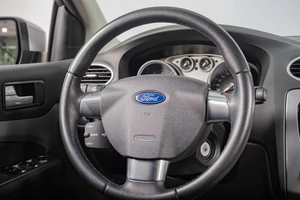 Седан Ford Focus 2011 года, 899000 рублей, Томск