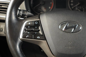 Седан Hyundai Solaris 2017 года, 1169000 рублей, Тюмень