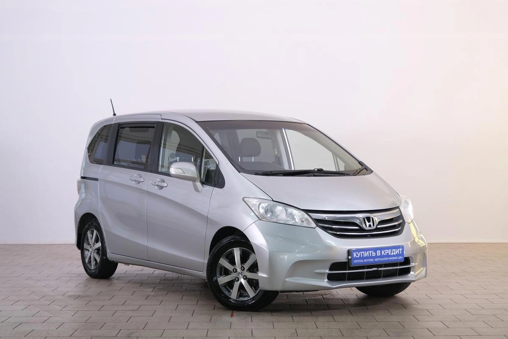 Минивэн Honda Freed 2013 года, 1149000 рублей, Омск