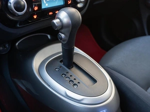 Внедорожник Nissan Juke 2013 года, 999000 рублей, Санкт-Петербург