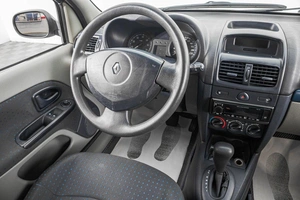 Хетчбэк Renault Clio 2004 года, 399000 рублей, Барнаул