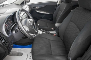 Седан Toyota Corolla 2008 года, 799000 рублей, Барнаул