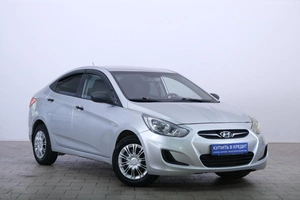 Седан Hyundai Solaris 2014 года, 889000 рублей, Омск