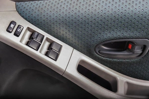 Хетчбэк Toyota Vitz 2005 года, 509000 рублей, Томск