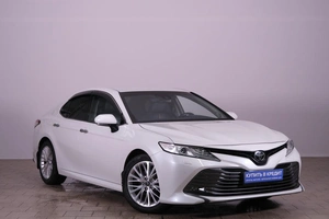 Седан Toyota Camry 2018 года, 3249000 рублей, Омск