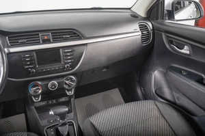 Седан Kia Rio 2017 года, 1399000 рублей, Томск
