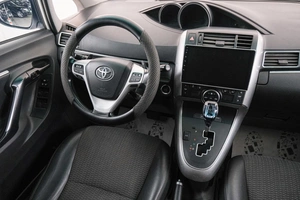 Минивэн Toyota Verso 2014 года, 1899000 рублей, Красноярск