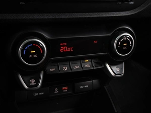 Хетчбэк Kia Rio X-Line 2018 года, 1251000 рублей, Воронеж