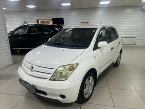 Хетчбэк Toyota Ist 2004 года, 620000 рублей, Ачинск