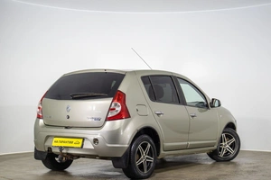 Хетчбэк Renault Sandero 2011 года, 399000 рублей, Оренбург