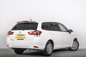 Универсал Toyota Corolla Fielder 2018 года, 1429000 рублей, Томск