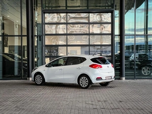 Хетчбэк Kia Ceed 2013 года, 879000 рублей, Уфа