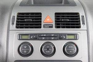 Минивэн Volkswagen Touran 2010 года, 819000 рублей, Оренбург