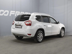Внедорожник Nissan Terrano 2016 года, 1290000 рублей, Омск