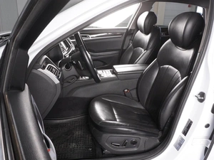 Седан Hyundai Genesis 2015 года, 2035000 рублей, Красный Пахарь