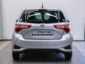 Хетчбэк Toyota Vitz 2018 года, 980000 рублей, Красноярск