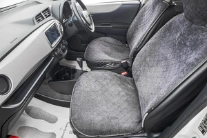 Хетчбэк Toyota Vitz 2013 года, 889000 рублей, Барнаул