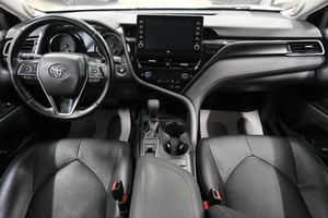 Седан Toyota Camry 2021 года, 3599000 рублей, Омск