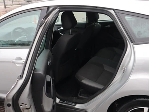 Хэтчбек Ford Focus 2012 года, 710000 рублей, Железногорск