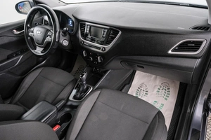 Седан Hyundai Solaris 2017 года, 1049000 рублей, Красноярск