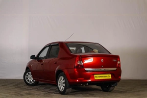 Седан Renault Logan 2010 года, 599000 рублей, Тюмень