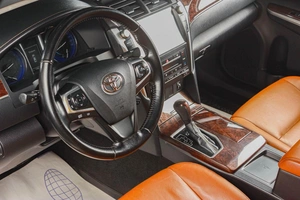 Седан Toyota Camry 2016 года, 1949000 рублей, Тюмень