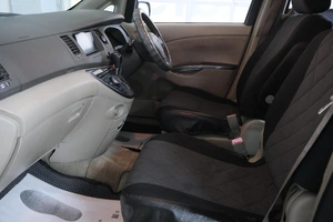 Минивэн Toyota Isis 2010 года, 1039000 рублей, Омск