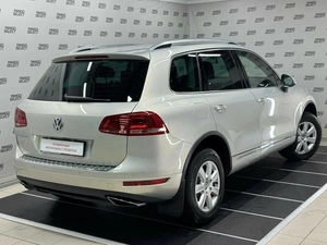 Внедорожник Volkswagen Touareg 2014 года, 2480000 рублей, Красноярск