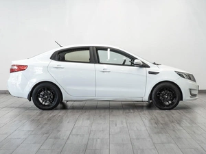 Седан Kia Rio 2012 года, 899000 рублей, Саратов