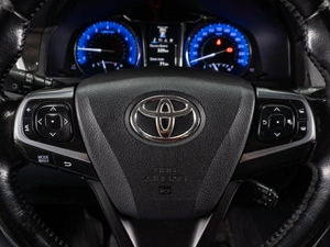 Седан Toyota Camry 2015 года, 1799000 рублей, Тюмень