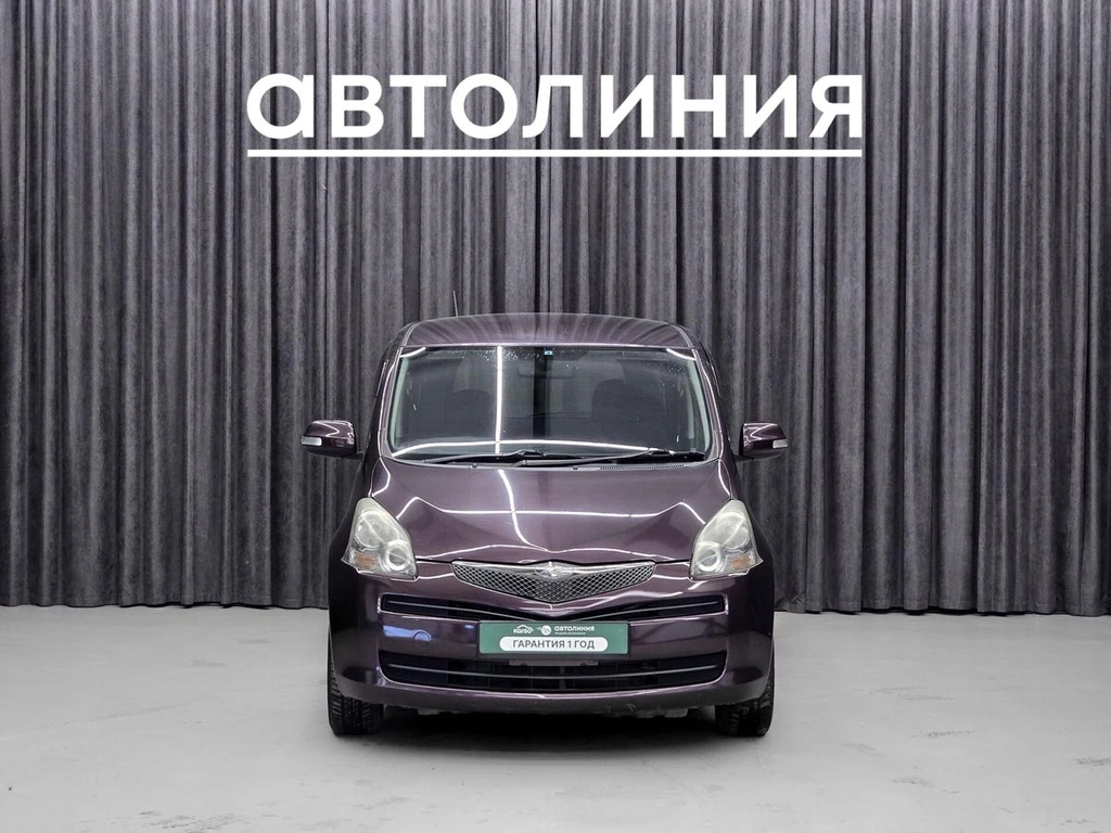 Хетчбэк Toyota Ractis 2010 года, 815000 рублей, Красноярск