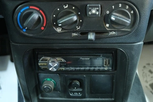 Внедорожник Chevrolet Niva 2013 года, 499000 рублей, Омск