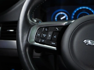 Седан Jaguar XF 2019 года, 2697077 рублей, Москва