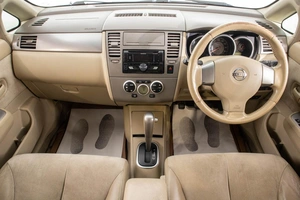 Седан Nissan Tiida 2006 года, 599000 рублей, Барнаул