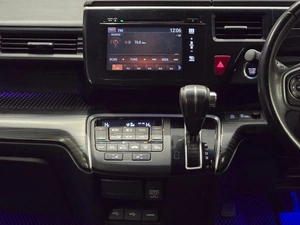 Минивэн Honda Stepwgn Spada 2015 года, 1990000 рублей, Красноярск