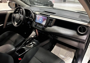 Внедорожник Toyota RAV4 2016 года, 2557000 рублей, Красноярск