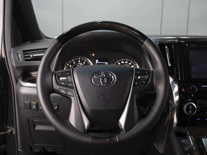 Минивэн Toyota Alphard 2019 года, 6557888 рублей, Омск