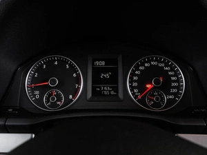 Седан Volkswagen Jetta 2010 года, 798000 рублей, Воронеж